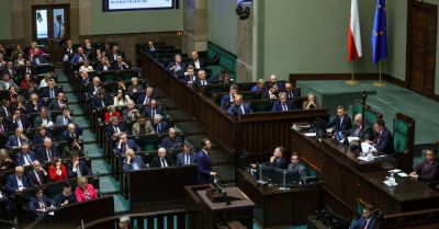 CBOS: 31 proc. pozytywnie ocenia działalność Sejmu, 54 proc. - prezydenta